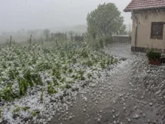 Arso izdal opozorilo zaradi toče: Preverite, kje je trenutno največja verjetnost za njen nastanek (FOTO)