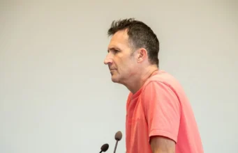 Štajerec Mitja Verlak naj bi po Sloveniji domnevno naplahtal vsaj 30 ljudi: prisilna privedba ga je prestrašila (FOTO)