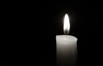 Pri komaj 48 letih nenadoma umrl igralec priljubljene serije
