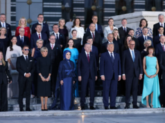 Janša med svetovno elito tik za predsednikom Trumpom, izmenjala sta si nekaj besed (VIDEO, FOTO)