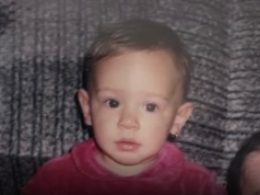 Možete li pogoditi ko je ova devojčica? Njena mladost bila je obeležena zabranjenom ljubavlju!