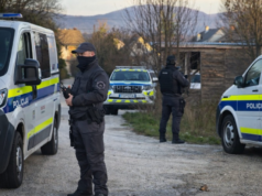 Ne približujte se območju: Ob 18. uri naj bi znova odjeknili streli: Uršna sela obkoljena, osumljenec še na begu