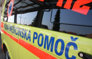 Huda delovna nesreča na delovišču avtoceste, zgrmel je 5 metrov globoko