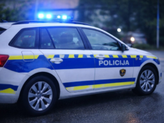 Drama v lokalu v Portorožu: 31-letnica plesala na odru, navodil ni upoštevala
