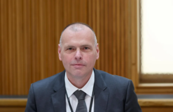 Vlada s Skokom v boj proti korupciji in organiziranemu kriminalu, Zupančič: državo staneta 3,5 milijarde letno