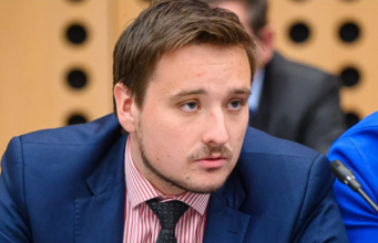 Žavbi udaril po Urški Bačovnik Janša: Zakaj je ob Tini Gaber molčal?