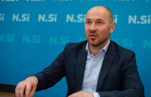 Minister pokazal sliko z dopusta, sledil pa je pravi linč: »Kje so vaše nočne izmene?« (FOTO)