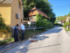 V Laškem našli truplo, sumijo nasilno smrt! Očividka: S policijskim trakom so oblepili kar dve hiši (FOTO)