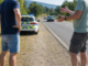 Vroča kri na slovenski cesti: kolesarju je po prehitevanju voznika kombija počil film