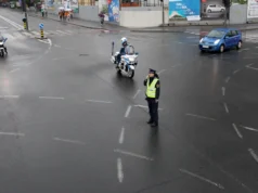 Po hudi nesreči na Zaloški vsi govorijo o mladi policistki: Zunaj 40 stopinj, ona pa …