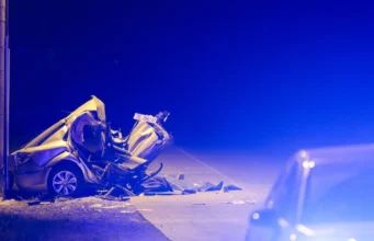 V hudi nesreči v prestolnici en mrtev in dva ranjena (FOTO)