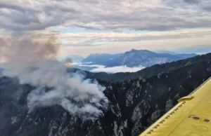 Šokantno obnašanje med intervencijo: gasilcem skozi Bohinjsko Bistrico kazal sredinec in jim preprečeval pot (FOTO)