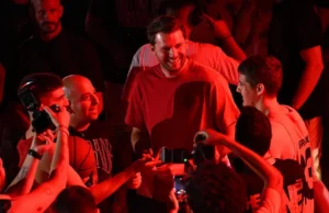 Bronny James se je stiskal k slovenski svetlolaski, Luka Dončić po razvezi žari: naš skrivni vir razkriva zakulisje skrivnostne zabave leta
