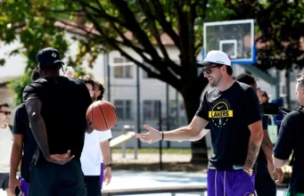 Austin Reaves se je pošalil z Luko Dončićem. Mu bo Luka kmalu vrnil milo za drago? (VIDEO)