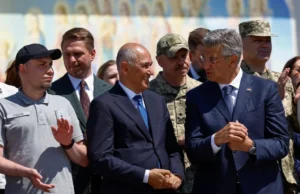 Zelenski zavrnil Janševo vabilo, na Bled ga ne bo