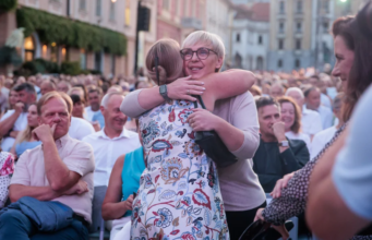 Predsednica Musarjeva razkrila posnetek z obročkanja, zdaj računa na pomoč Slovencev (VIDEO)