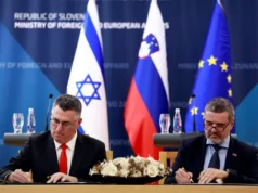Politični pretres v Sloveniji: vložena interpelacija proti Tonetu Kajzerju