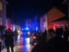 Skrivnostna “ženska v črnem” prestrašila prebivalce: posredovala je tudi policija