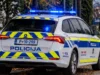 DRAMA NA SLOVENSKI CESTI: Tovorno vozilo trčilo v več avtomobilov, dve osebi odpeljali v bolnišnico