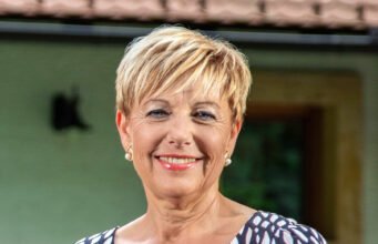 FOTO: Poglejte kakšna lepotica je bila Rosvita Pesek pred 34 leti – Bi jo sploh prepoznali?