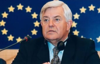 KAMERE UJELE MILANA KUČANA PRI POSEBNEM OPRAVILU: Posnetek iz Ljubljane je hitro pritegnil pozornost