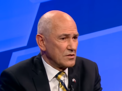 Janša z razkritjem presenetil javnost: Lojze Peterle se sooča s težko boleznijo