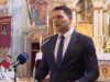 VIDEO: Zoran Stevanović sredi cerkve z govorom, ki je sprožil številne odzive