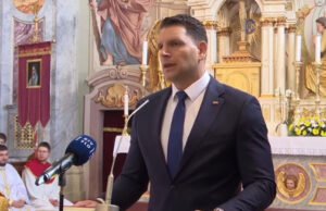VIDEO: Zoran Stevanović sredi cerkve z govorom, ki je sprožil številne odzive