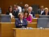 SPET NA VOLIŠČA: Janševa koalicija vložila še TRI referendume – Če bo obveljalo, bi vsako gospodinjstvo prihranilo…