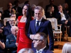 FOTO: Tina Gaber pokazala, kako močen je Golob – Poglejte posnetek, ki ga je objavila ob obletnici…