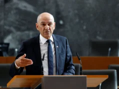 JANŠA ŠOKIRAL Z NOVO NAPOVEDJO – O usodi dela javnega sektorja bi odločali kar Slovenci: Poglejte, kaj pripravlja vlada
