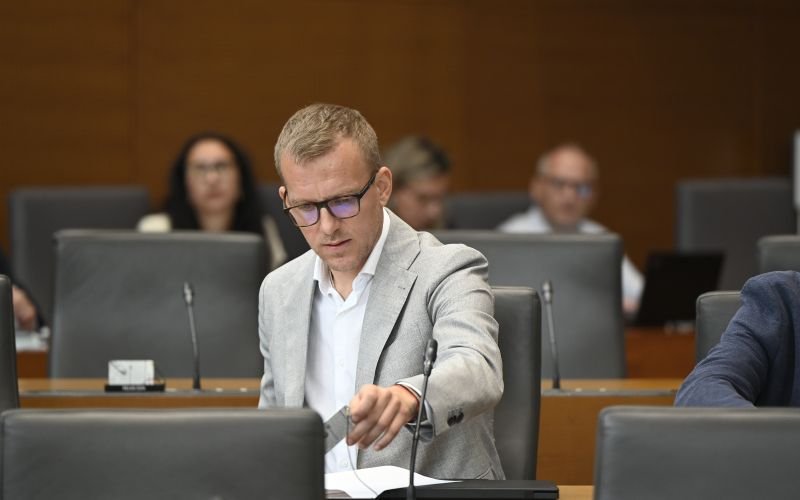 NEPRIČAKOVAN ZAPLET V STRANKI RESNICA! KANDIDATI DRUG ZA DRUGIM ZAVRAČAJO POSLANSKI MANDAT – POGLEJTE, KAJ JE EDNA OD KANDIDATK POVEDALA O JANŠI!