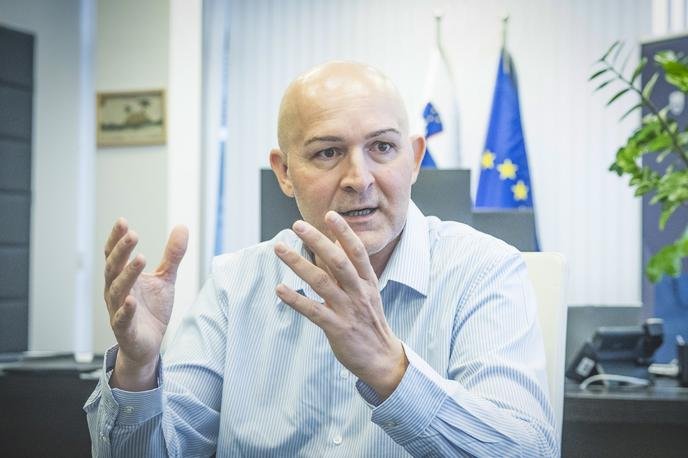 VELIK PREOBRAT V SLOVENSKEM ŠOLSTVU?! MINISTER RONČEVIĆ NAPOVEDAL KORENITE SPREMEMBE – Poglejte, kaj pripravlja za vse slovenske šolarje!