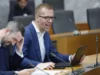 VIDEO: Mijiča vprašali, s čim si je prislužil mesto v Svetu Evrope – Njegov odgovor je težko gledati: ”Hm, hm, hm…”