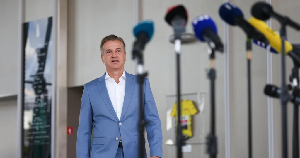 GOLOB SE JE NENADOMA OGLASIL! Njegovo sporočilo Slovencem dvignilo ogromno prahu – poglejte, kaj je povedal! (VIDEO)