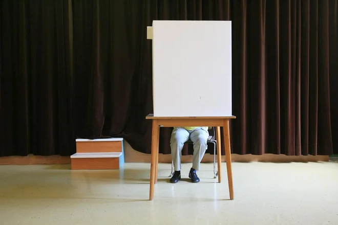 VELIK PREOBRAT PRI REFERENDUMU O SOCIALNI POMOČI?! Poglejte, kaj se je zgodilo z rezultati – takšnega razpleta mnogi niso pričakovali!