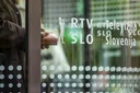 JANŠA PO REFERENDUMU Z NOVO IDEJO, KI BI LAHKO SPREMENILA VSE! Njegov predlog glede RTV-prispevka sprožil ostre odzive – oglasil se je tudi Golob!