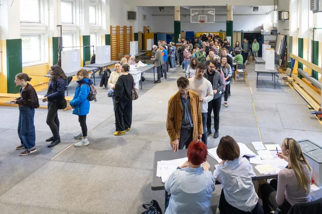 PO REFERENDUMIH NOV POLITIČNI ZAPLET! Janša že napoveduje odločilni december – kaj se pripravlja v slovenski politiki?!
