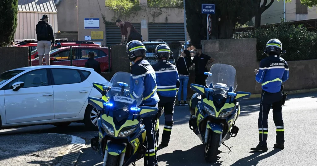 GROZLJIVO, KAJ SE JE ZGODILO NA ŠOLI! Komaj 14-letni učenec poskrbel za tragedijo – podrobnosti pretresajo javnost! (FOTO)