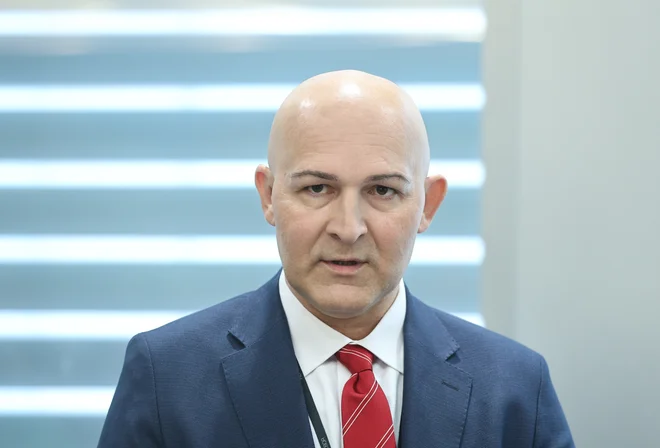 MINISTROVA POT DVIGNILA OGROMNO PRAHU! V JAVNOST PRIŠLI PODATKI O STROŠKIH, OPOZICIJA ZAHTEVA ODGOVORE – poglejte, kaj je prišlo na dan!