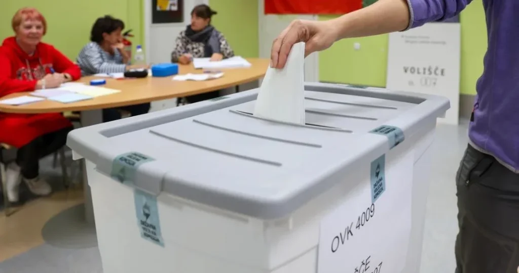 NOV POLITIČNI PREOBRAT V SLOVENIJI?! KOMAJ SO SE KONČALI REFERENDUMI, ŽE SE PRIPRAVLJA NOVO GLASOVANJE! Poglejte, kaj bi se lahko zgodilo še pred koncem leta!