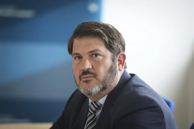 ŠOK V SLOVENSKIH ŠOLAH?! OTROCI OSTAJAJO LAČNI, PRISTOJNI PA OPOZARJAJO NA RESEN PROBLEM! Poglejte, kaj se dogaja s šolskimi obroki in zakaj bi to moralo zanimati vse starše!