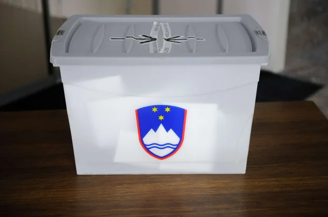 NOV PREOBRAT PRI REZULTATIH REFERENDUMOV?! PRIŠTELI SO GLASOVE IZ TUJINE – RAZLIKA SE JE MOČNO SPREMENILA! Poglejte najnovejše rezultate!