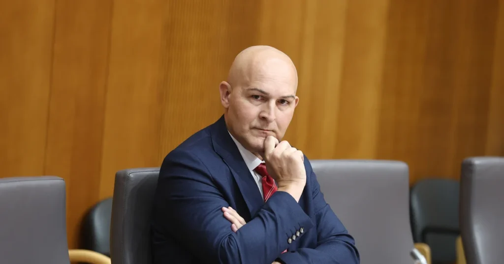 VELIK PREOBRAT ZA ZAPOSLENE V SLOVENIJI?! JANŠEV MINISTER RAZKRIL, KAJ SO STORILI V SAMO ŠTIRIH MESECIH – IN TO ŠE NI KONEC! Poglejte, kaj sledi!