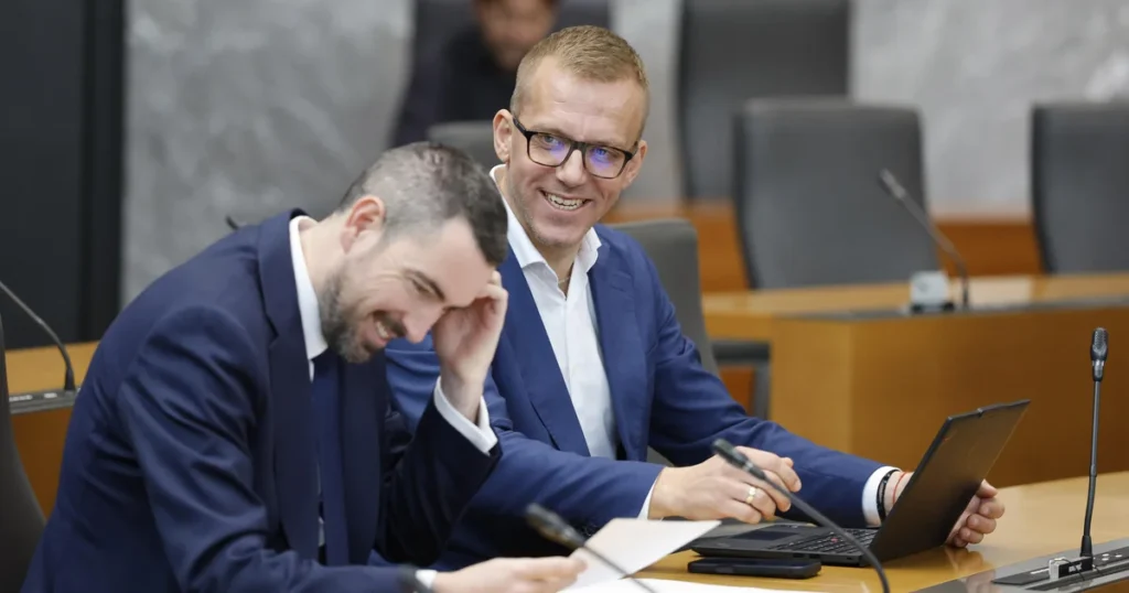 ODŠEL IZ PARLAMENTA, ZDAJ PA ŽELI ŠE DENAR?! POTEZA NEKDANJEGA POSLANCA ODPIRA NOVA VPRAŠANJA – Poglejte, koliko bi lahko prejemal!