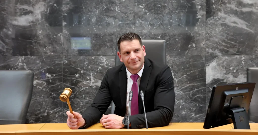POLITIČNI PRETRES V SLOVENIJI! STEVANOVIĆ V VSE VEČJIH TEŽAVAH – KPK PREJELA VEČ PRIJAV! POGLEJTE, KAJ SO RAZKRILI POSNETKI IN KAJ MU OČITAJO!