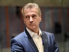 VELIK PREOBRAT GLEDE BOŽIČNIC V SLOVENIJI! ROBERT GOLOB SE JE OGLASIL Z ODMEVNO IZJAVO – Poglejte, kaj je sporočil vsem zaposlenim in kaj bo z njihovim denarjem!