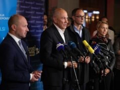 KAJ SE DOGAJA V OZADJU SLOVENSKE POLITIKE?! NOVA ANALIZA ODPIRA VPRAŠANJA O ODZIVIH VLADE NA AFERE – POGLEJTE, KAJ UGOTAVLJAJO!