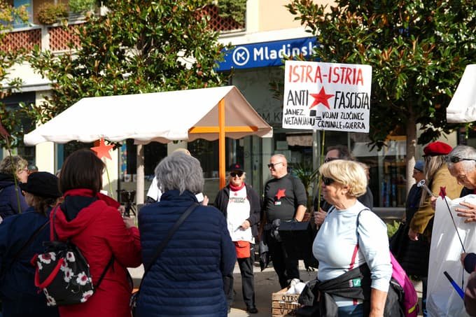 NOV ZAPLET PO JANŠEVI DRŽAVNI PROSLAVI! ENA OD PROTESTNIC PREJELA VISOKO GLOBO – Poglejte, kaj se je zgodilo in koliko mora plačati!