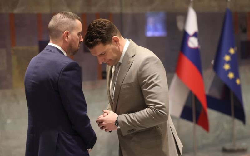NOV PREOBRAT PRI STEVANOVIĆEVI RESNICI! ŠE ENA KANDIDATKA ZAVRNILA POSLANSKI STOLČEK – Poglejte, kaj je povedala o stranki!